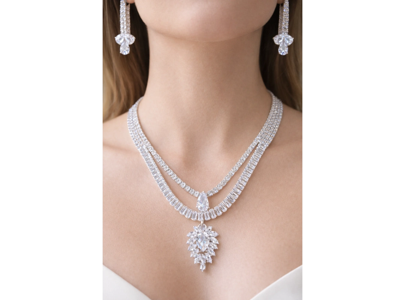 Gümüş Renk Taş Detaylı Abiye Set