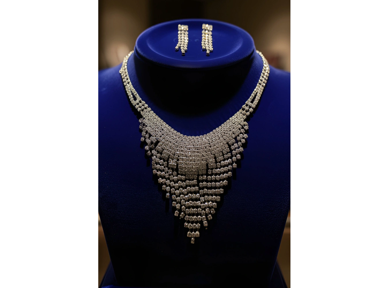 Gümüş Renk Taş Detaylı Abiye Set