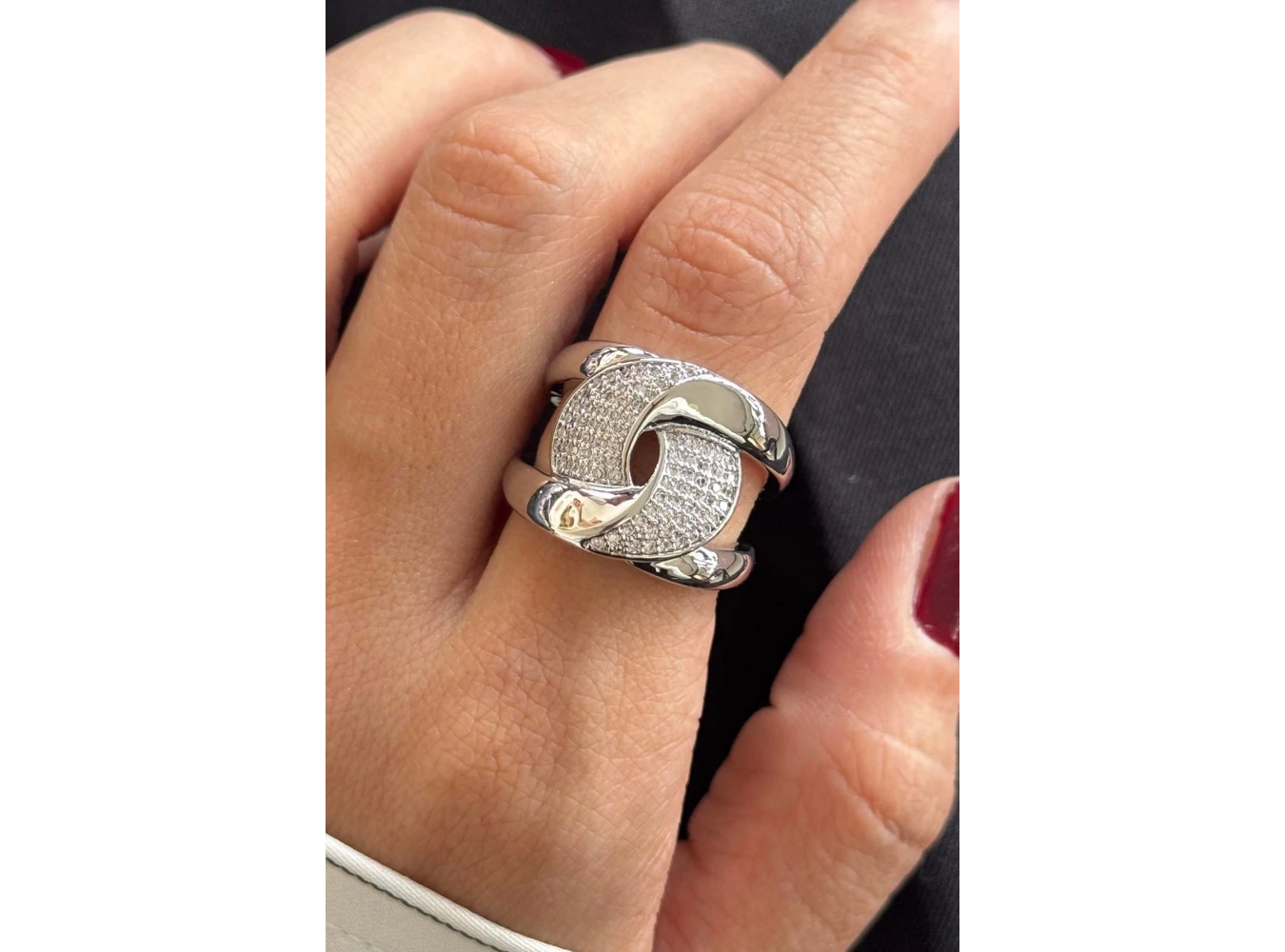 Gümüş Renk Taş Detaylı Ayarlanabilir Çelik Yüzük