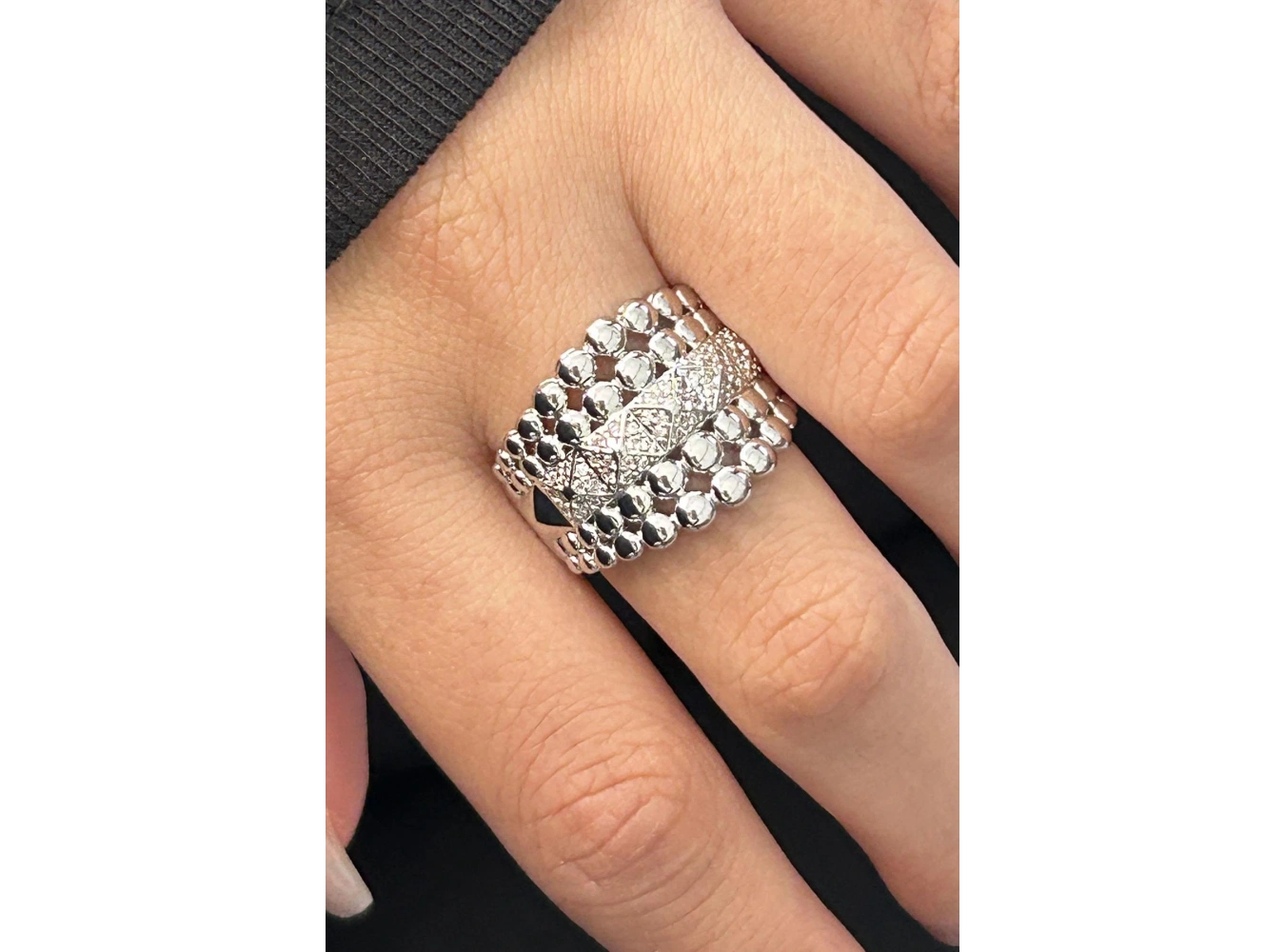 Gümüş Renk Taş Detaylı Ayarlanabilir Çelik Yüzük