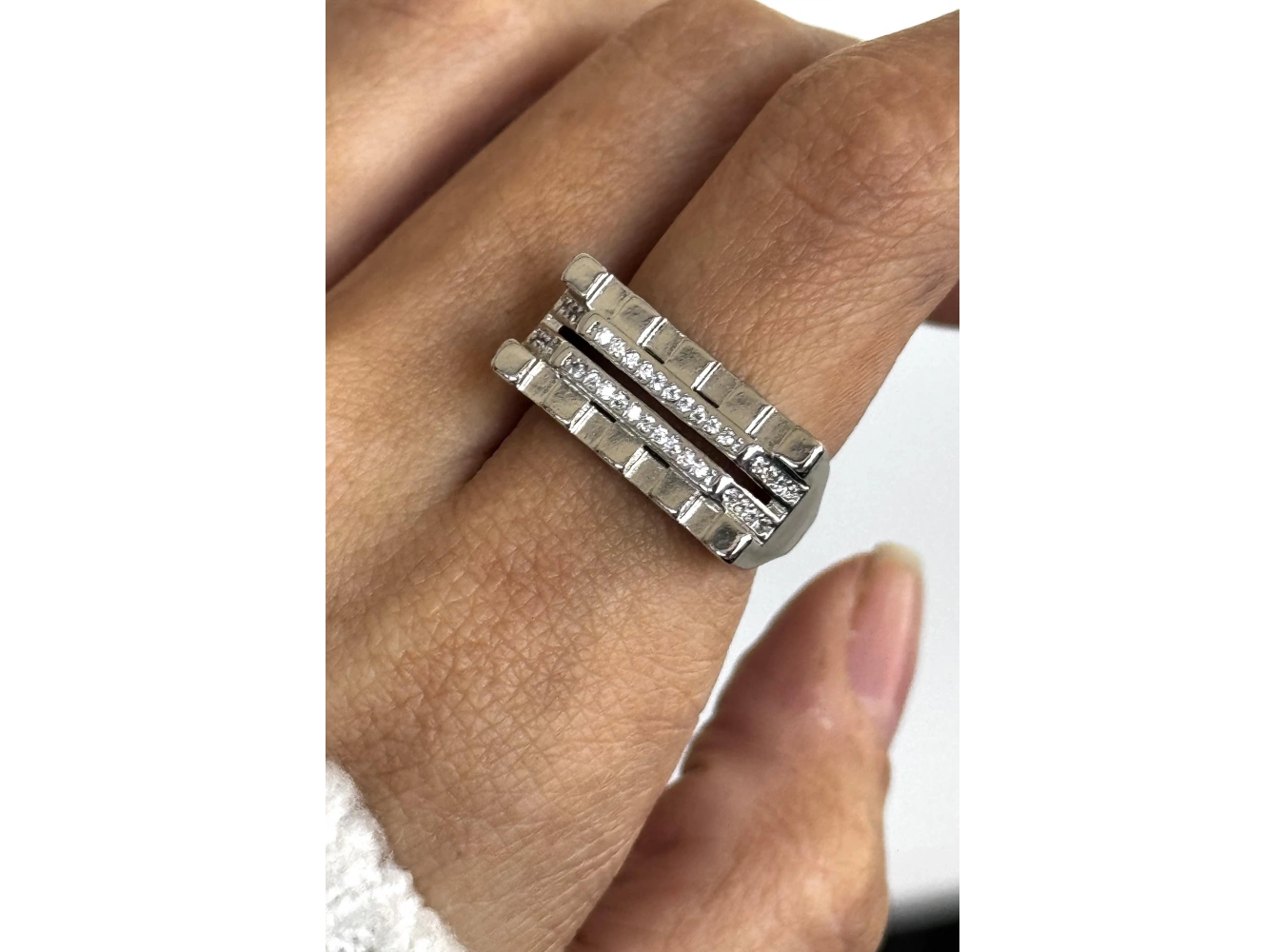 Gümüş Renk Taş Detaylı Ayarlanabilir Çelik Yüzük