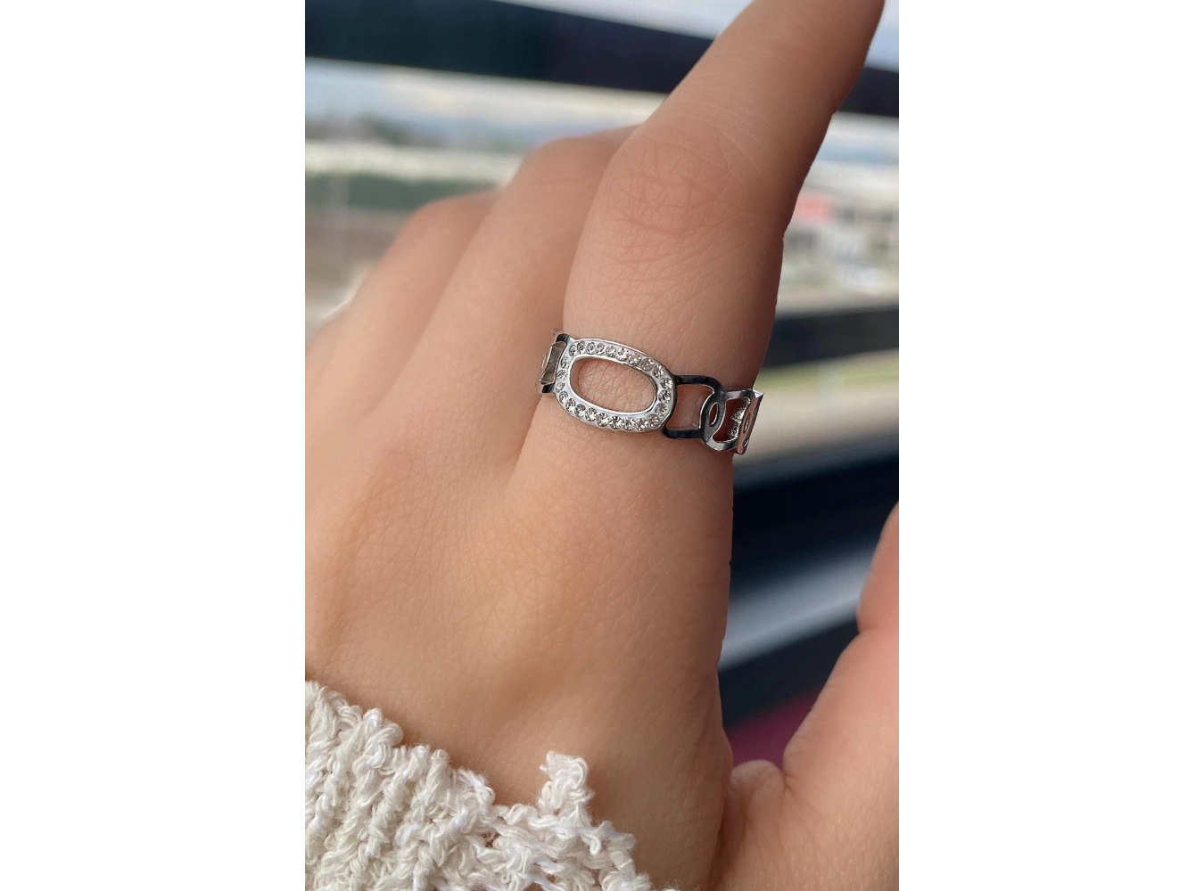 Gümüş Renk Taş Detaylı Ayarlanabilir Çelik Yüzük