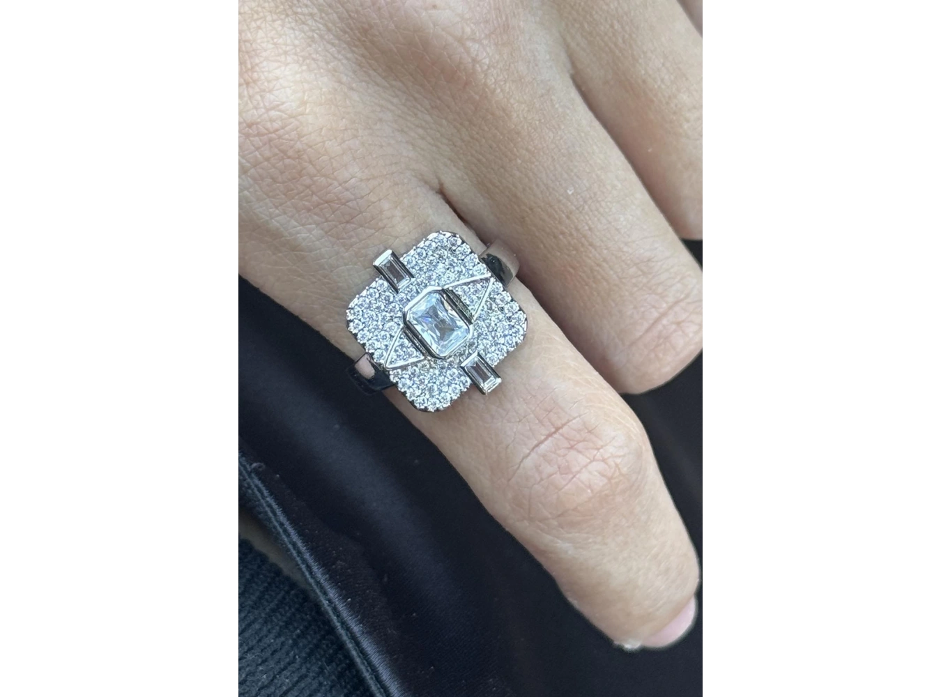 Gümüş Renk Taş Detaylı Ayarlanabilir YSX Yüzük