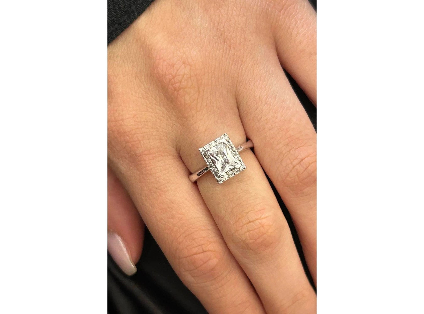 Gümüş Renk Taş Detaylı Ayarlanabilir Yüzük