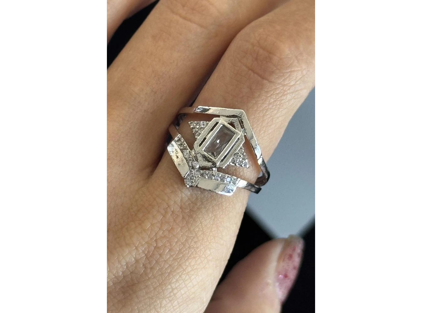 Gümüş Renk Taş Detaylı Ayarlanabilir Yüzük