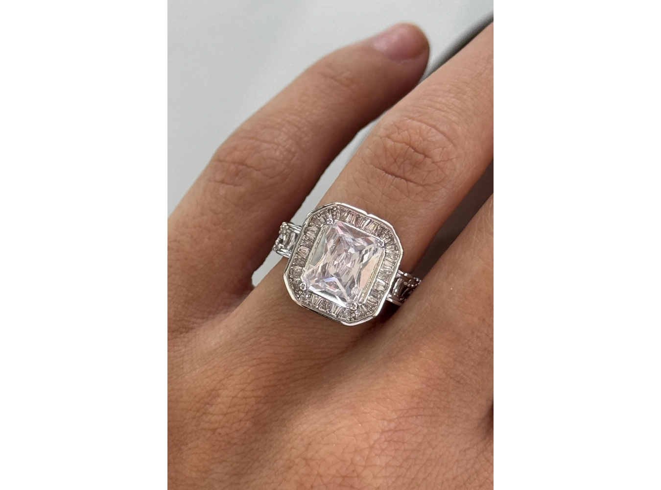 Gümüş Renk Taş Detaylı Ayarlanabilir Yüzük