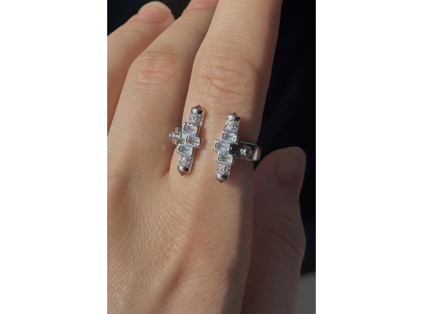 Gümüş Renk Taş Detaylı Ayarlanabilir Yüzük