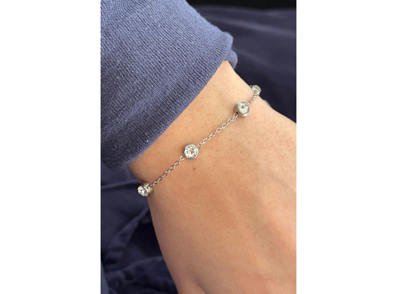 Gümüş Renk Taş Detaylı Bileklik