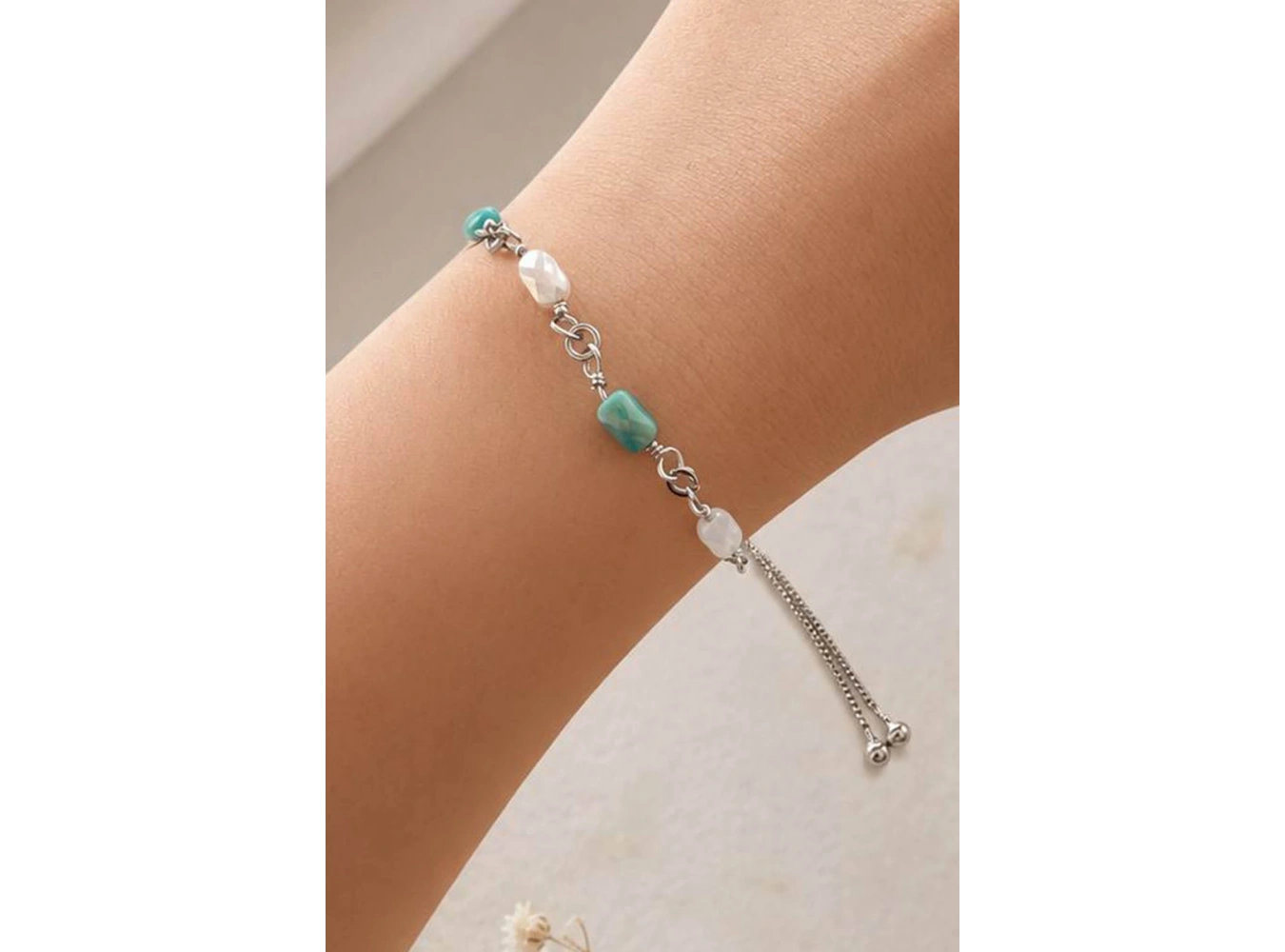Gümüş  Renk Taş Detaylı  Bileklik