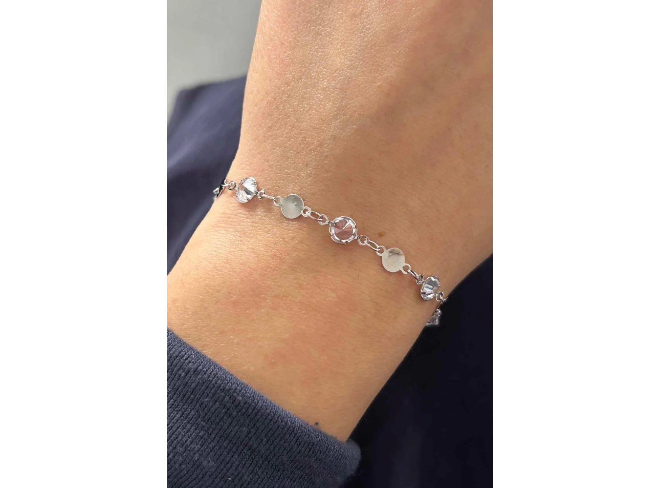 Gümüş Renk Taş Detaylı Bileklik