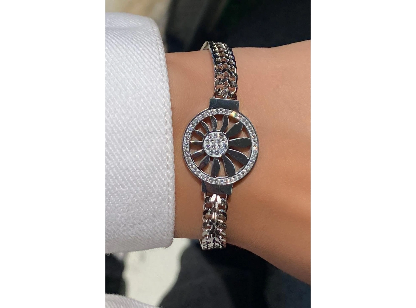 Gümüş Renk Taş Detaylı Çelik Bileklik