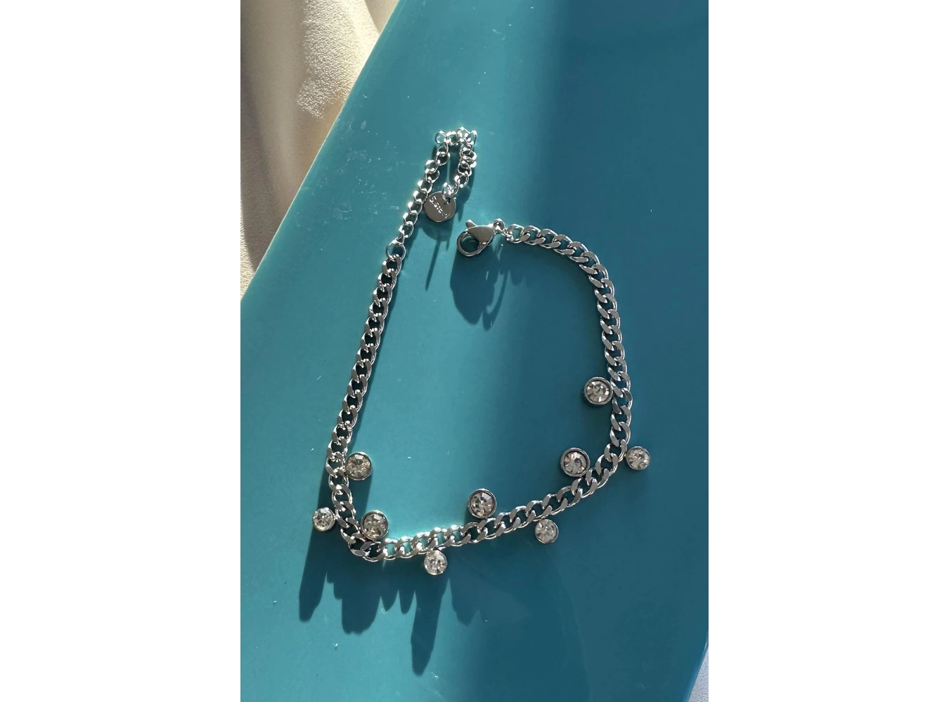 Gümüş Renk Taş Detaylı Çelik Bileklik