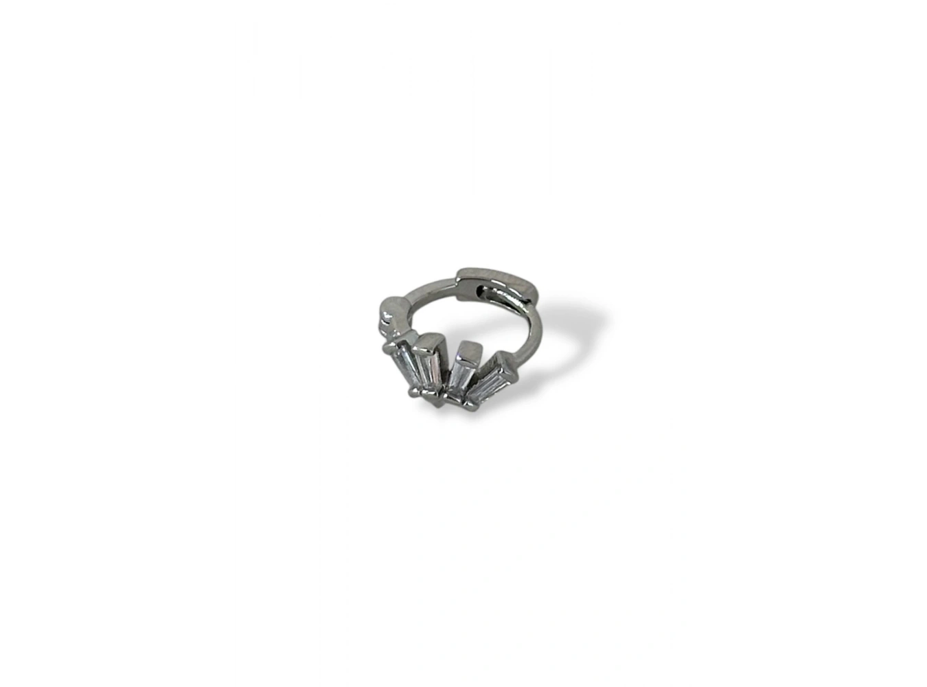 Gümüş Renk Taş Detaylı Çelik Halka Tragus/Kıkırdak Küpe/Piercing (Tek)