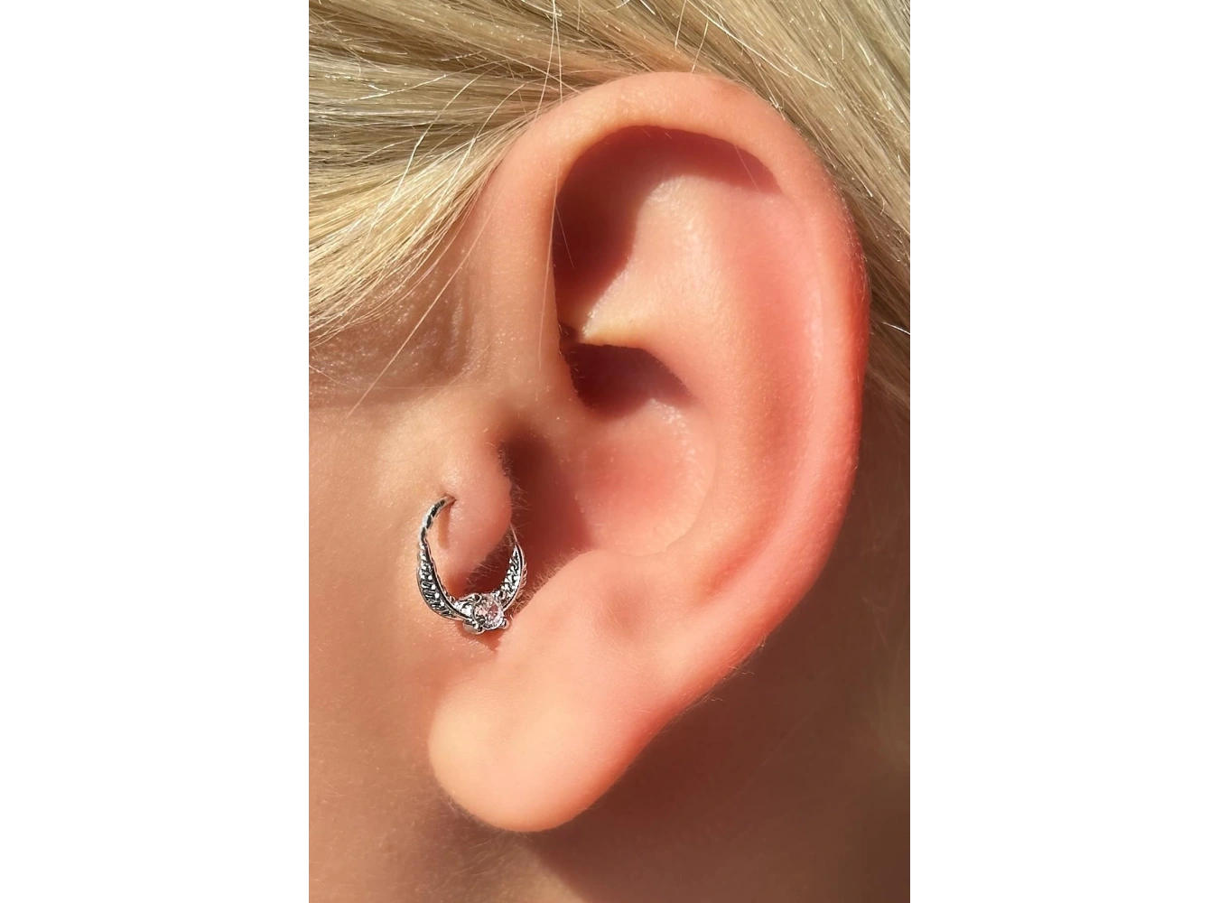 Gümüş Renk Taş Detaylı Çelik Halka Tragus/Kıkırdak Küpe/Piercing (Tek)
