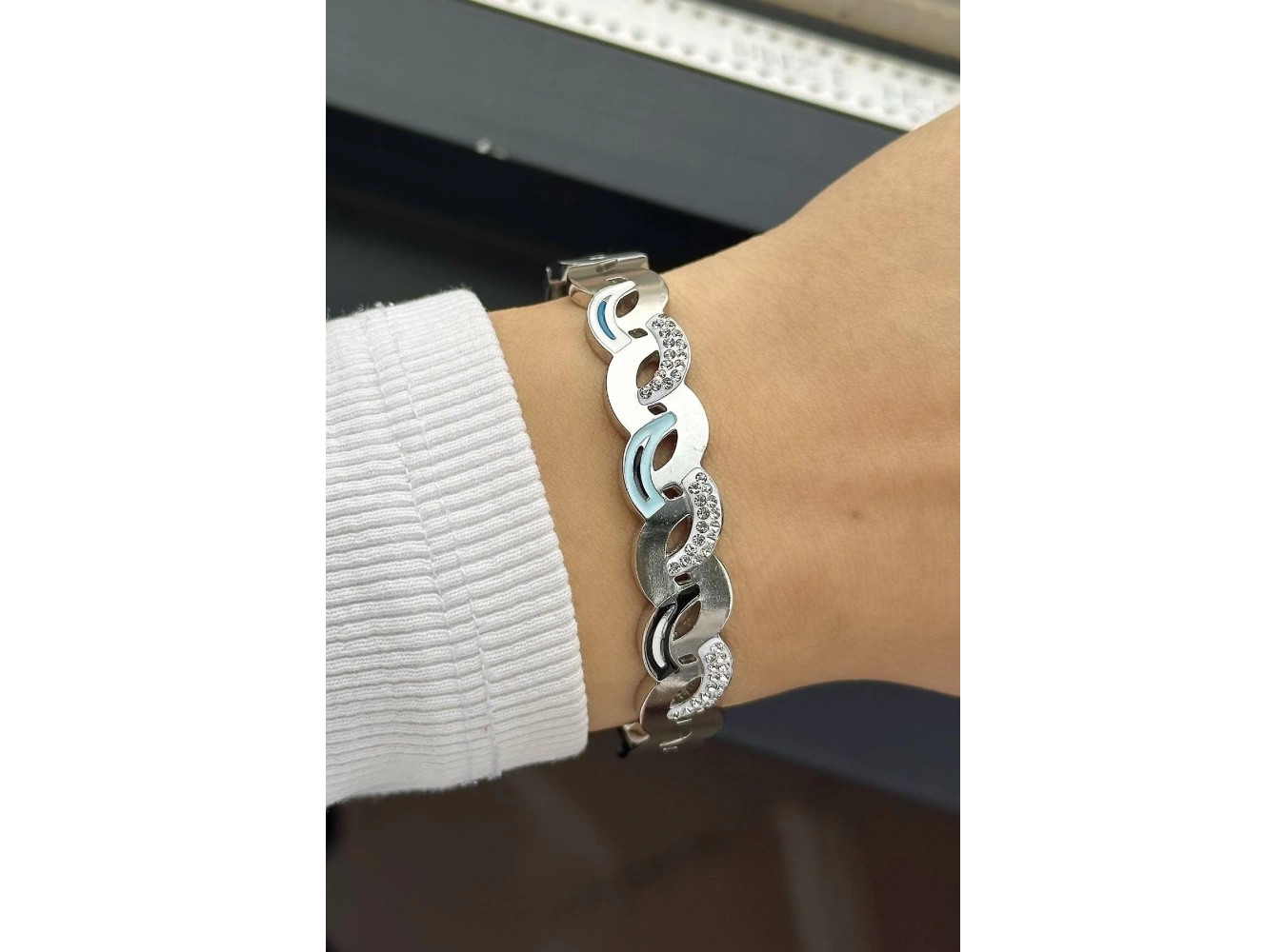 Gümüş Renk Taş Detaylı Çelik Kelepçe Bileklik