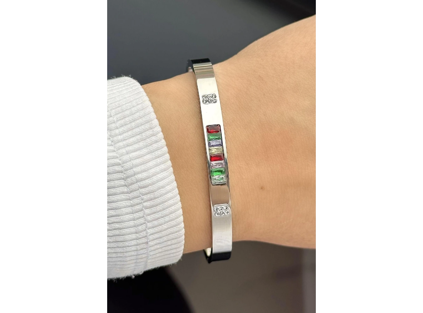 Gümüş Renk Taş Detaylı Çelik Kelepçe Bileklik