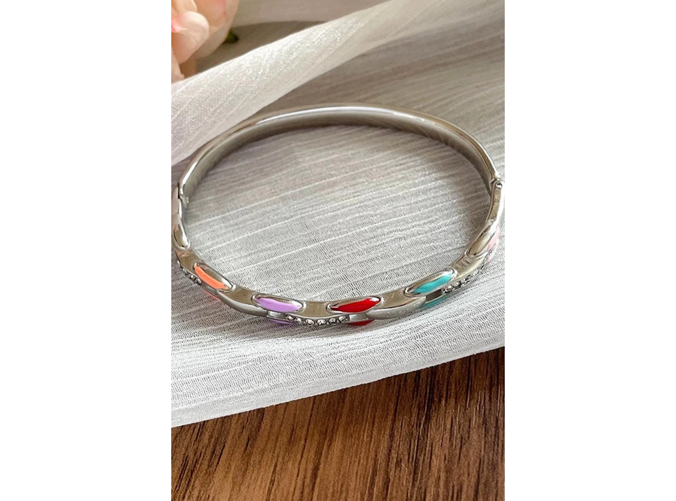 Gümüş Renk Taş Detaylı Çelik Kelepçe Bileklik