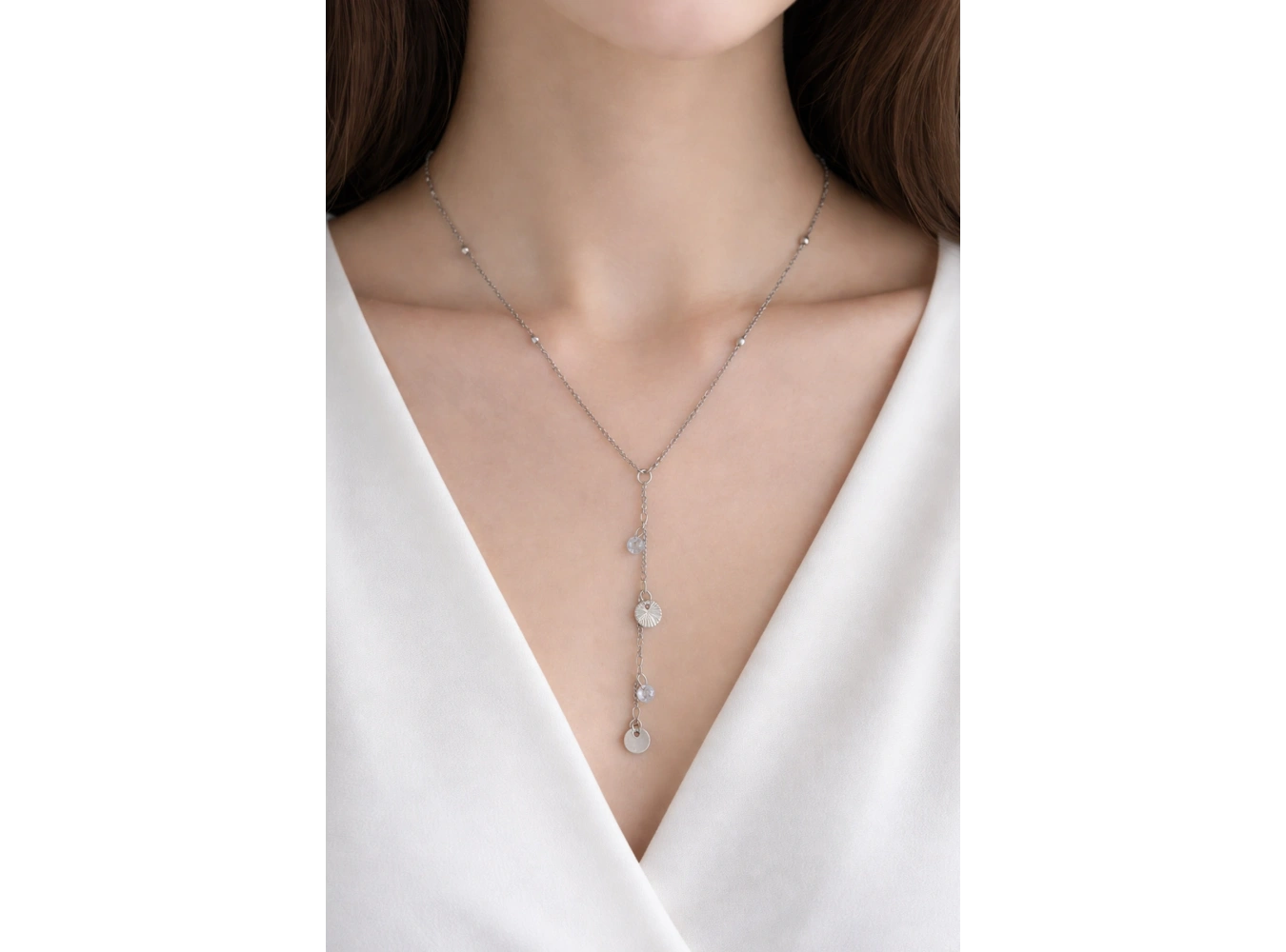 Gümüş Renk Taş Detaylı Çelik Kolye