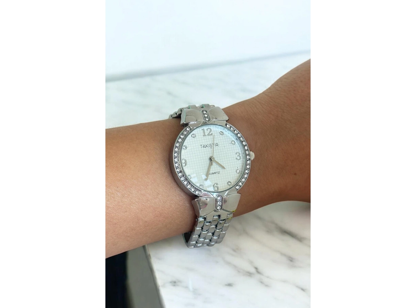 Gümüş Renk Taş Detaylı Çelik Kordonlu Kadın Saat