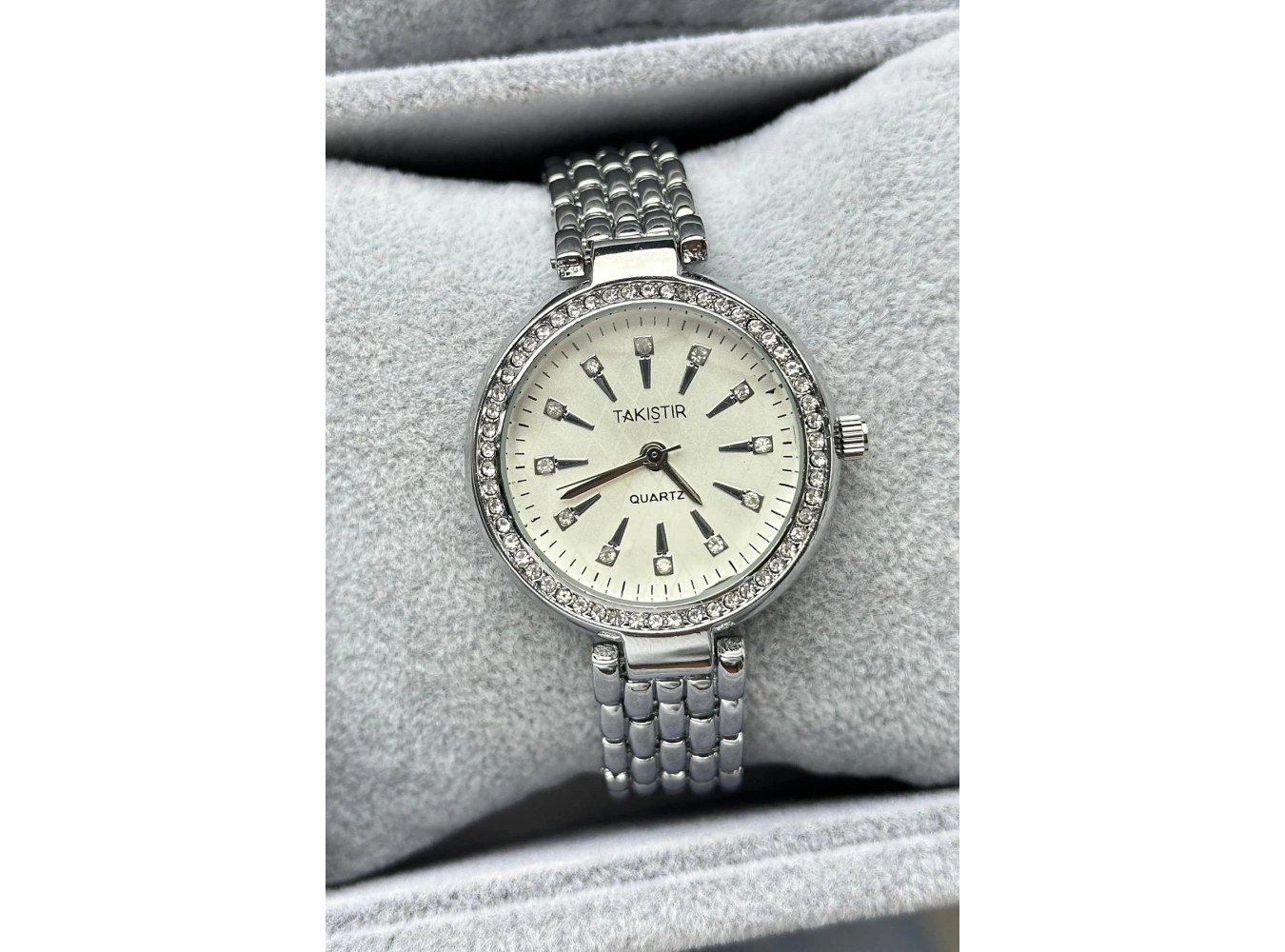 Gümüş Renk Taş Detaylı Çelik Kordonlu Kadın Saat