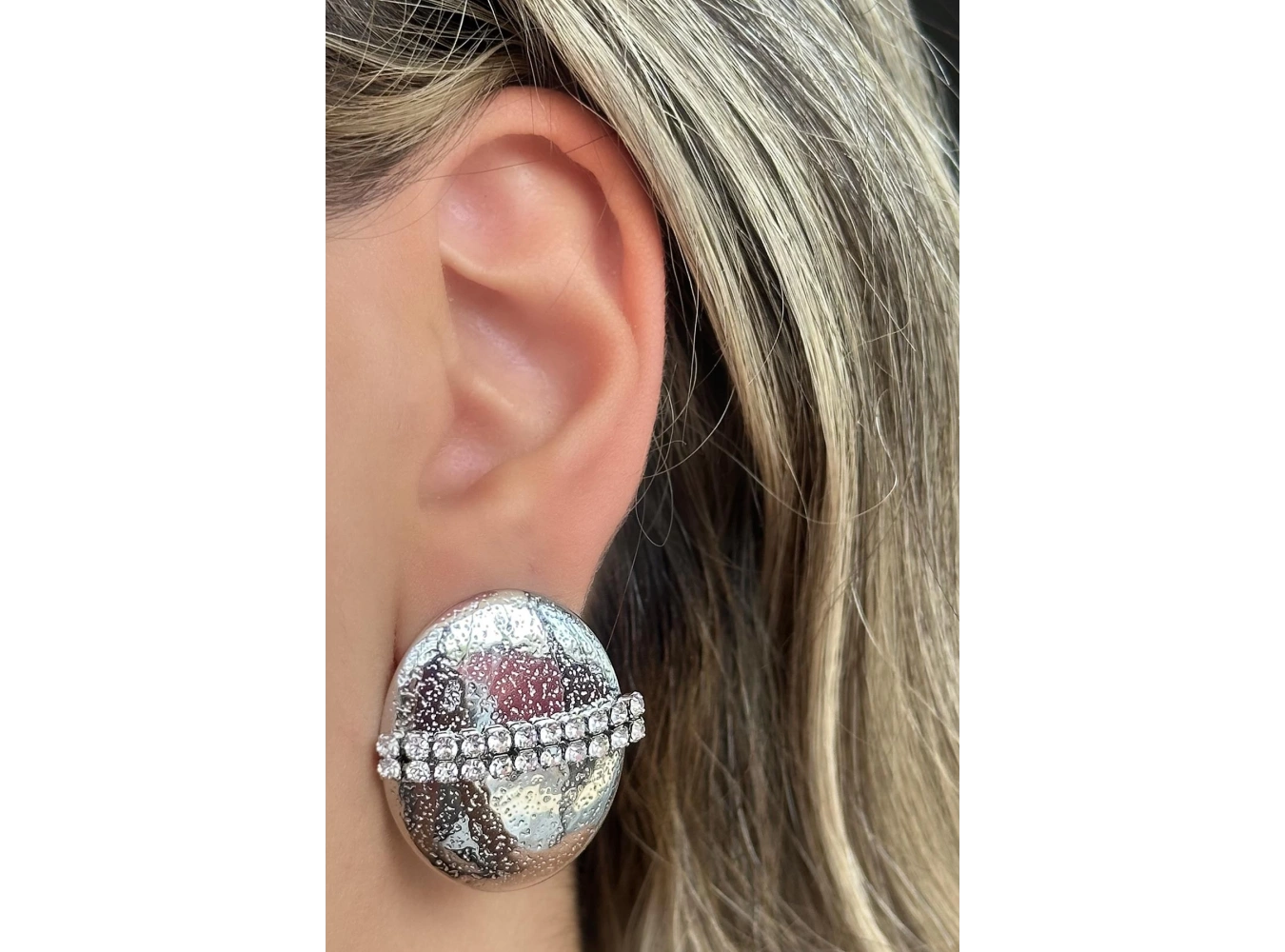 Gümüş Renk Taş Detaylı  Çelik Küpe (Çift)