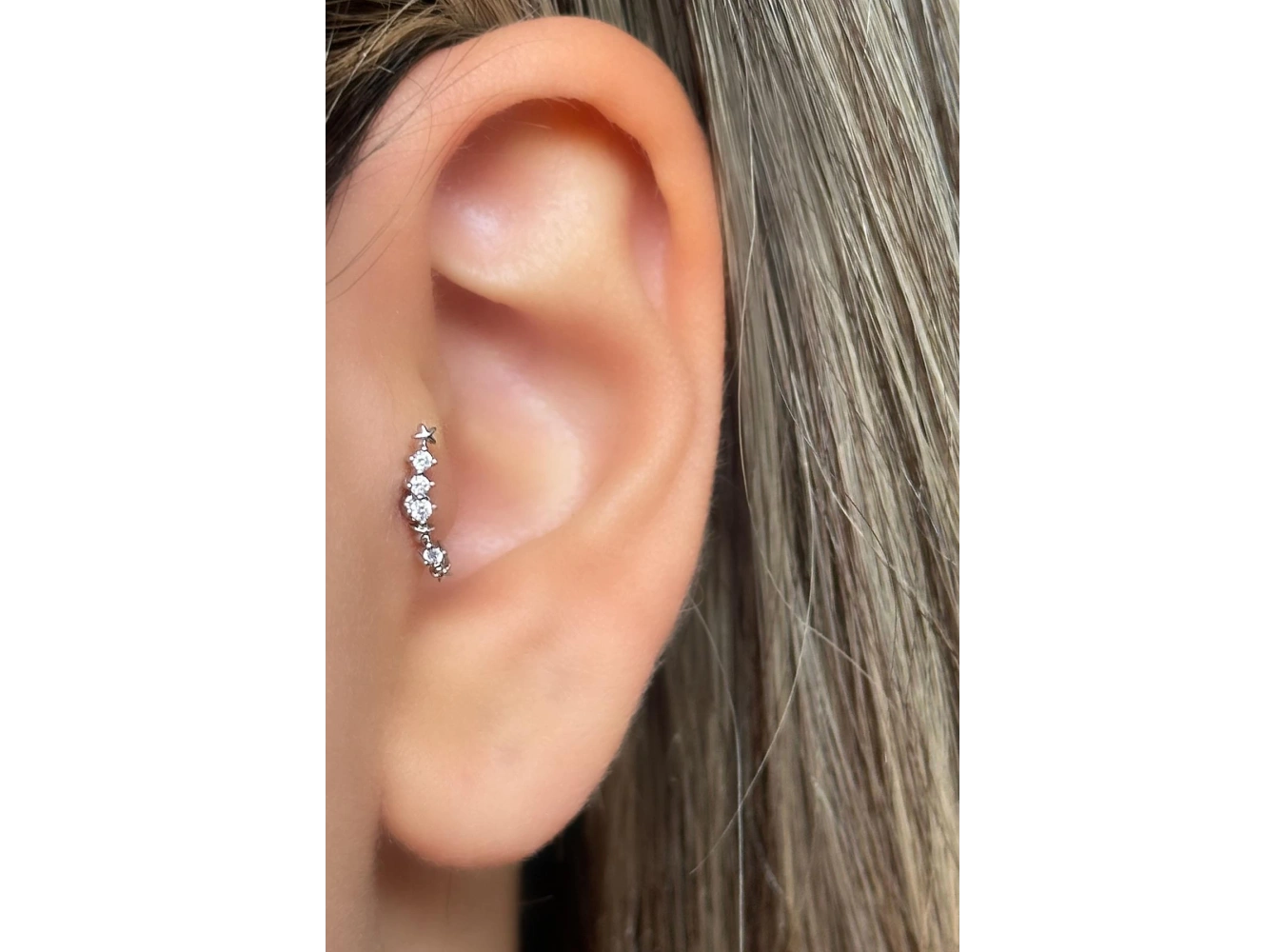 Gümüş Renk Taş Detaylı Çelik Tragus/Kıkırdak Küpe/Piercing (Tek)