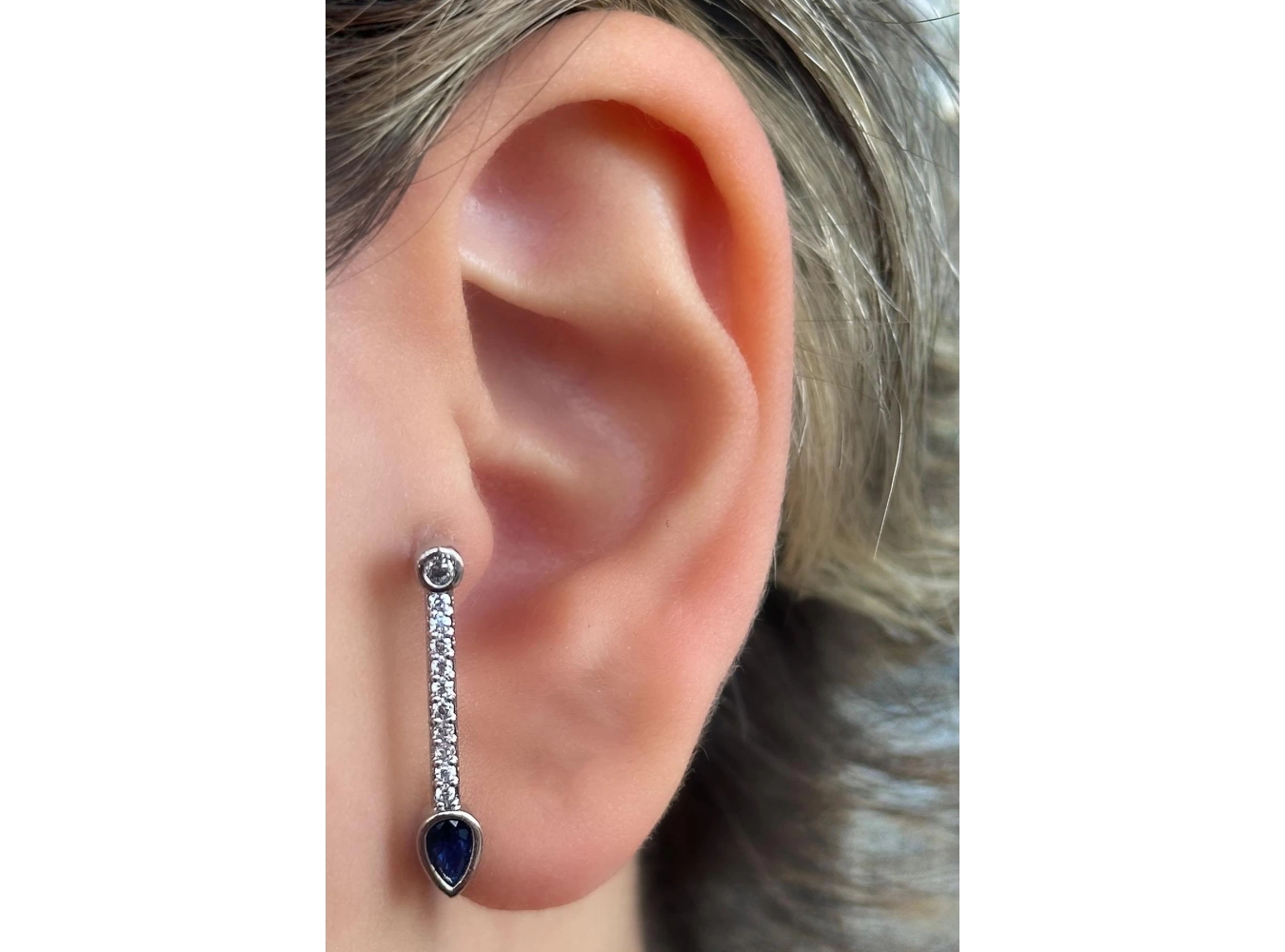 Gümüş Renk Taş Detaylı Çelik Tragus/Kıkırdak Küpe/Piercing (Tek)