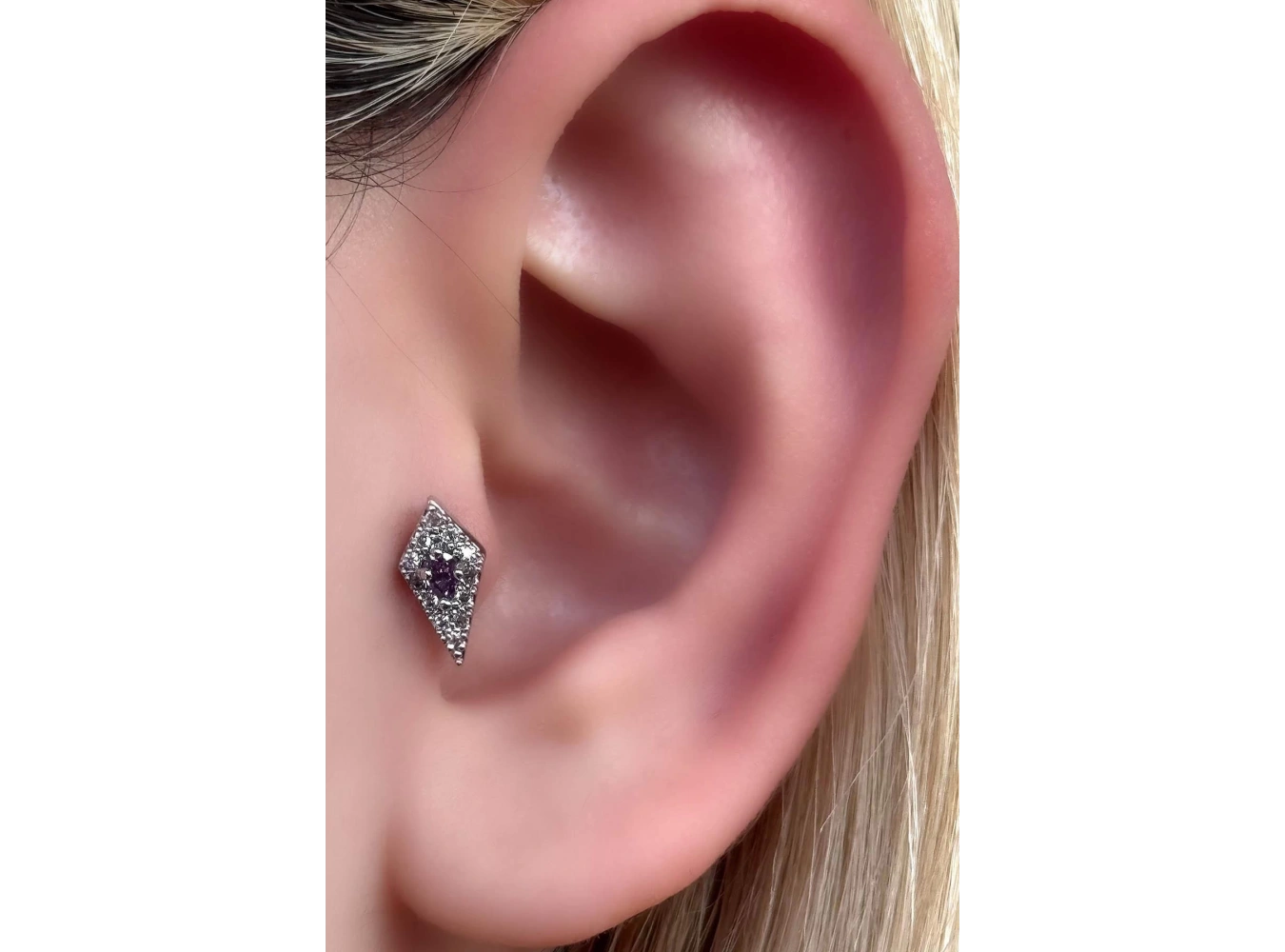 Gümüş Renk Taş Detaylı Çelik Tragus/Kıkırdak Küpe/Piercing (Tek)