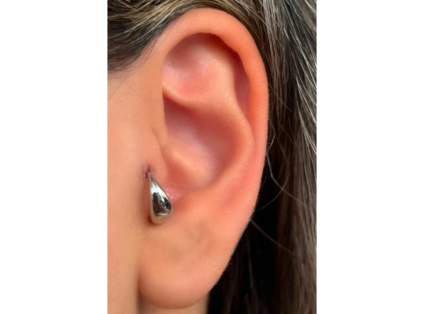 Gümüş Renk Taş Detaylı Çelik Tragus/Kıkırdak Küpe/Piercing (Tek)