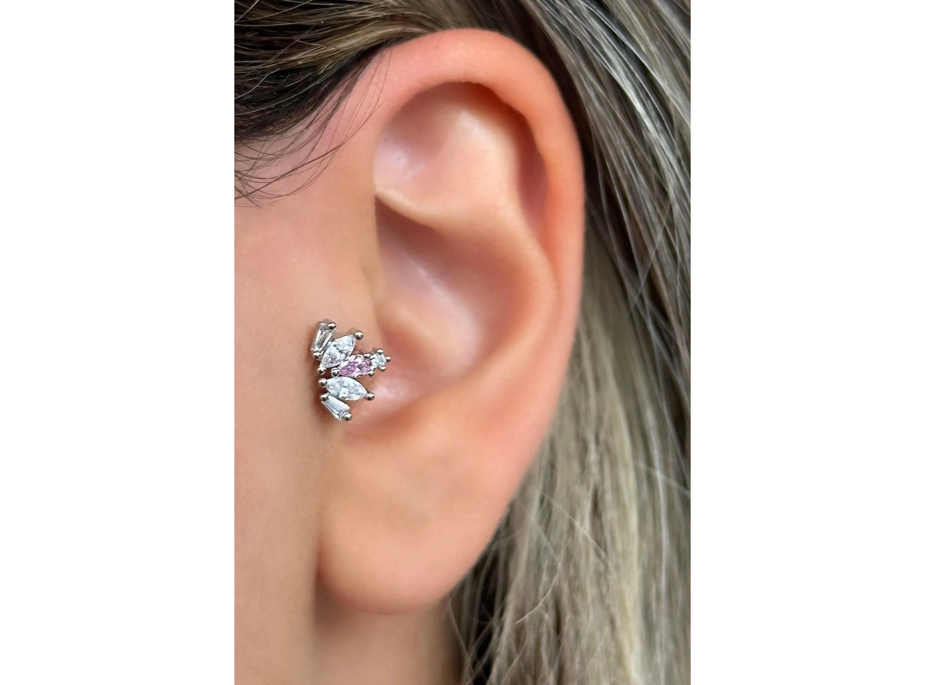 Gümüş Renk Taş Detaylı Çelik Tragus/Kıkırdak Küpe/Piercing (Tek)