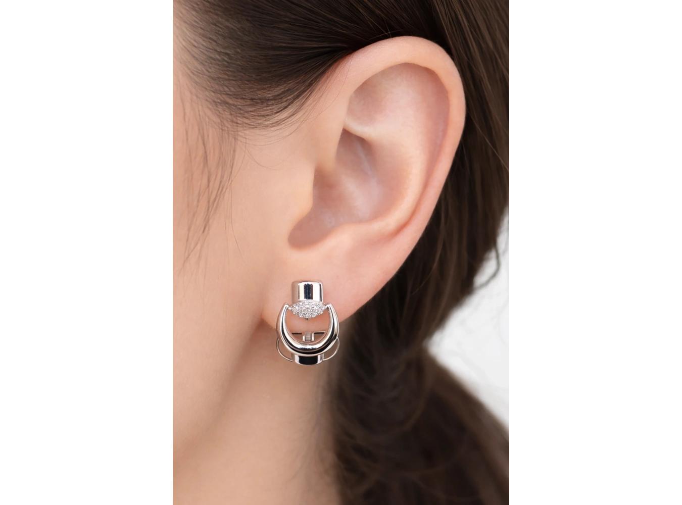 Gümüş Renk Taş Detaylı Çelik Xupıng VİP Küpe