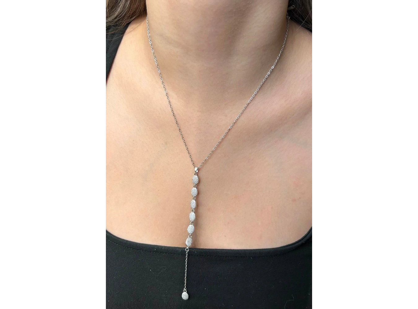 Gümüş Renk Taş Detaylı Çelik Y Kolye