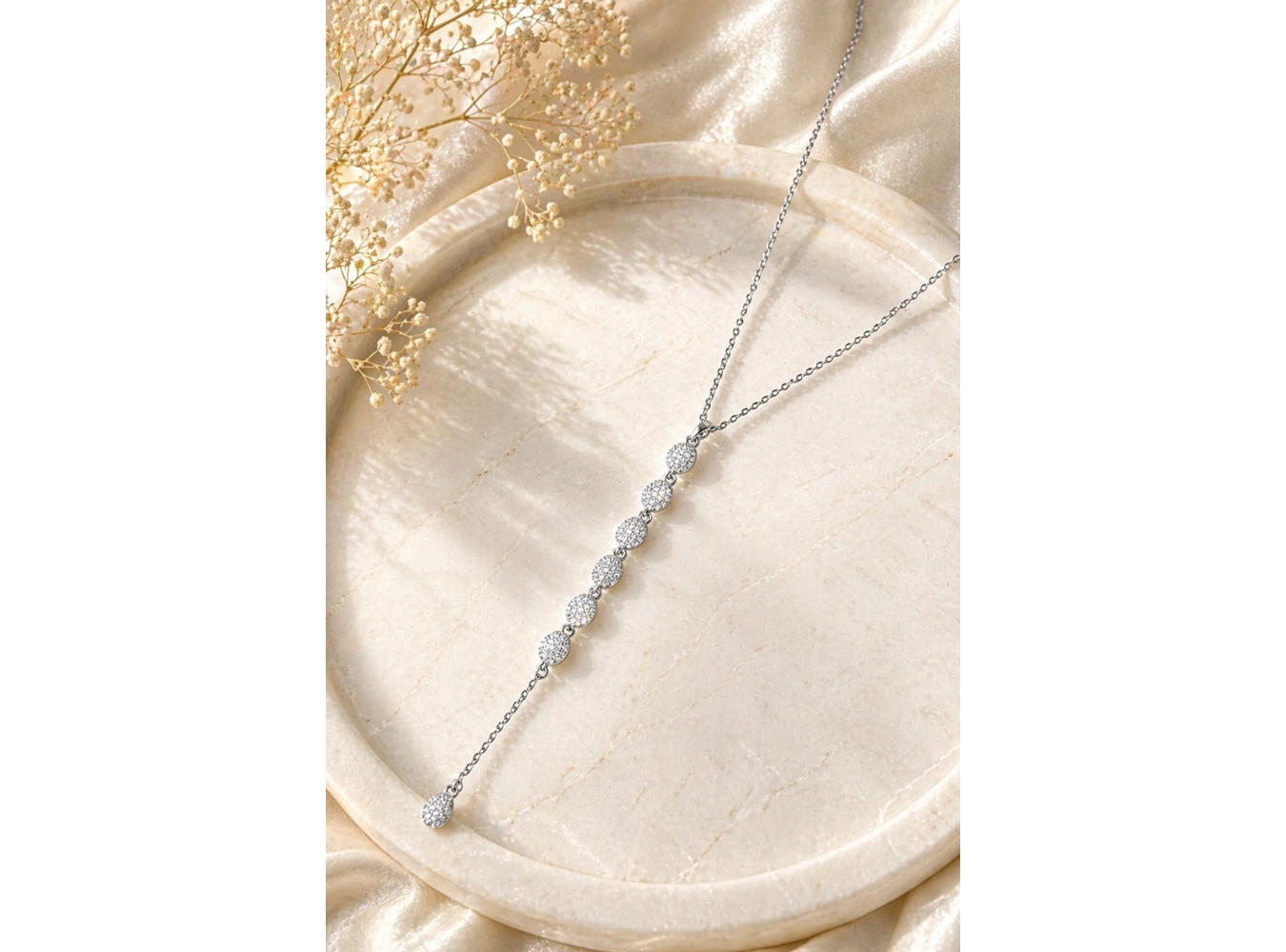 Gümüş Renk Taş Detaylı Çelik Y Kolye