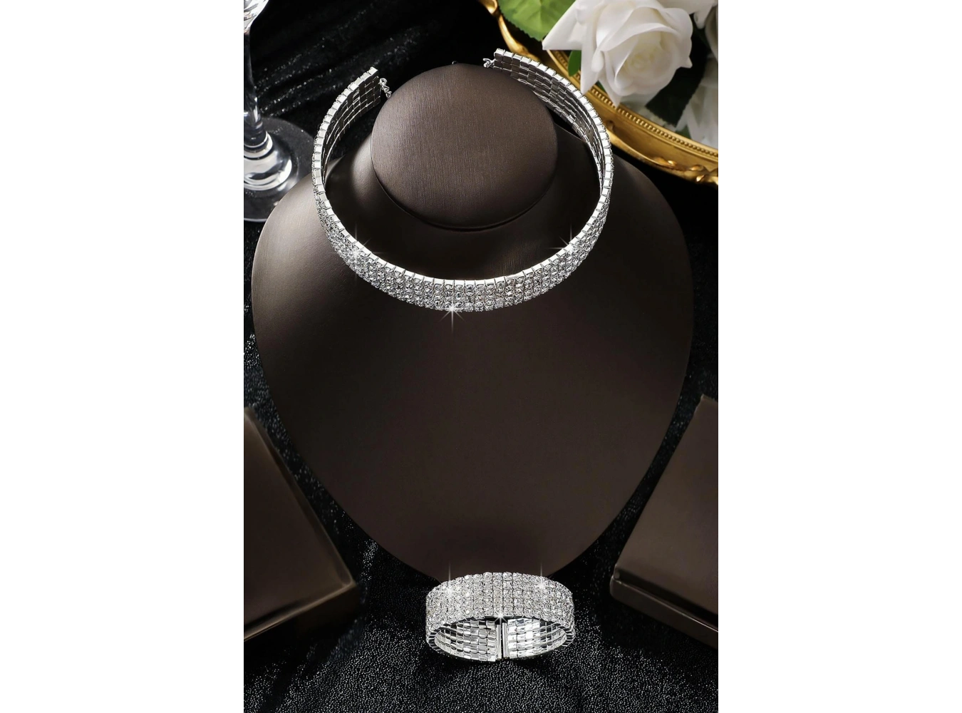 Gümüş Renk Taş Detaylı Choker Kolye Ve Bileklik Set