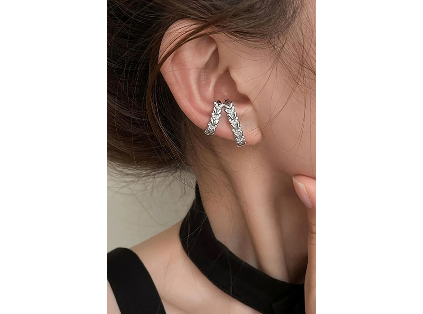 Gümüş Renk Taş Detaylı Ear Cuff (Tek)