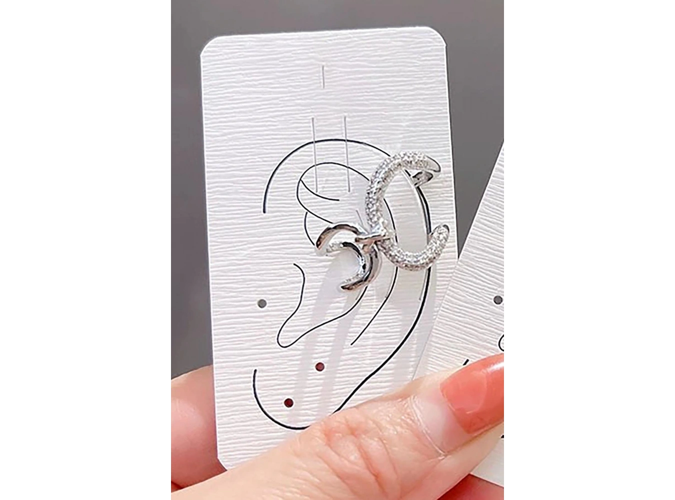 Gümüş Renk Taş Detaylı Ear Cuff (Tek)
