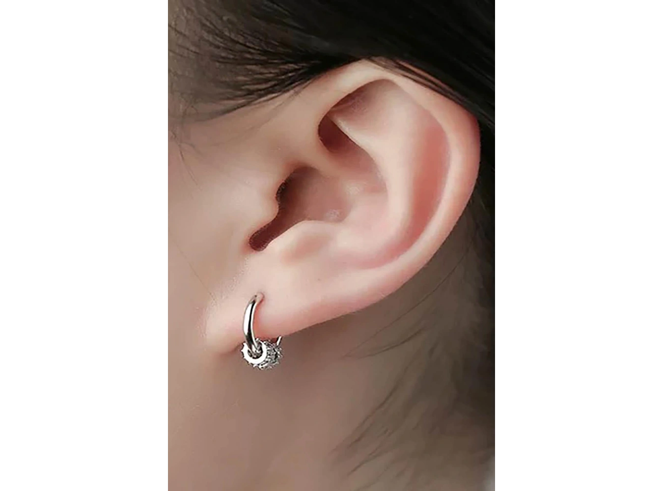 Gümüş Renk Taş Detaylı Halka 14K Altın Kaplama Tx Küpe (Çift)