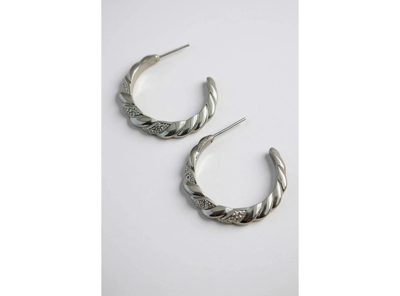 Gümüş Renk Taş Detaylı Halka Küpe (Çift)