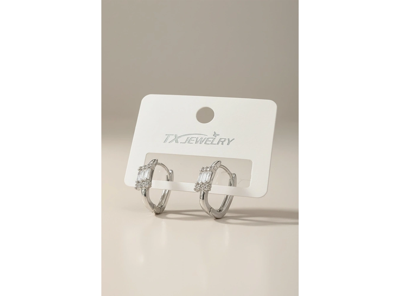 Gümüş Renk Taş Detaylı Halka Tx Küpe (Çift)