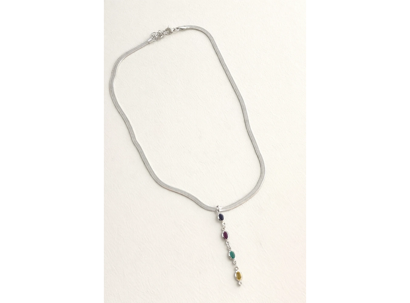 Gümüş Renk Taş Detaylı İtalyan Zincir Detaylı Çelik Kolye