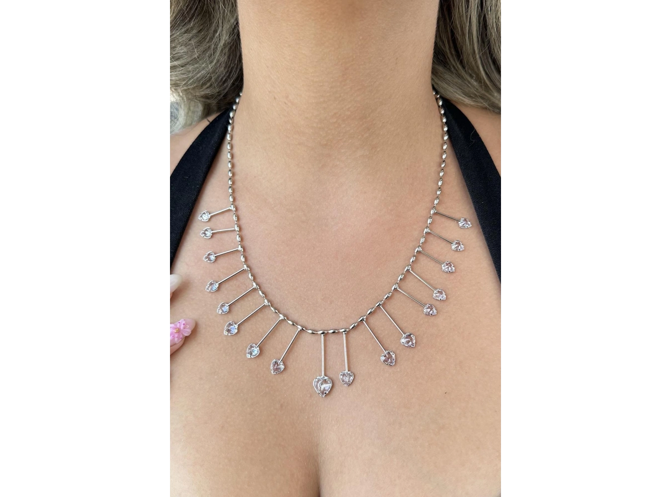 Gümüş Renk Taş Detaylı Kolye