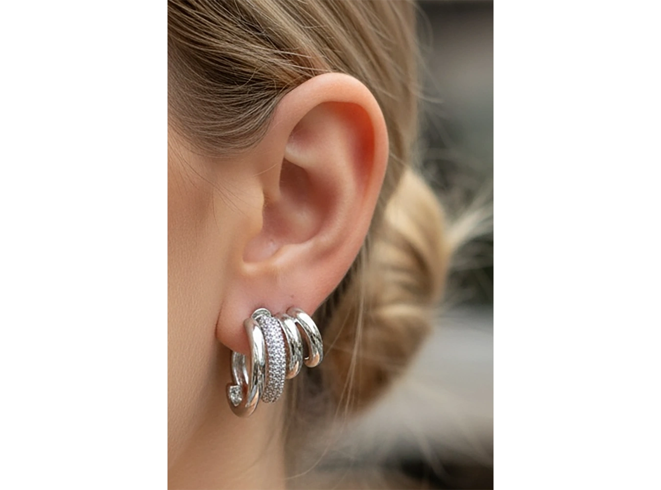 Gümüş Renk Taş Detaylı Küpe (Çift)