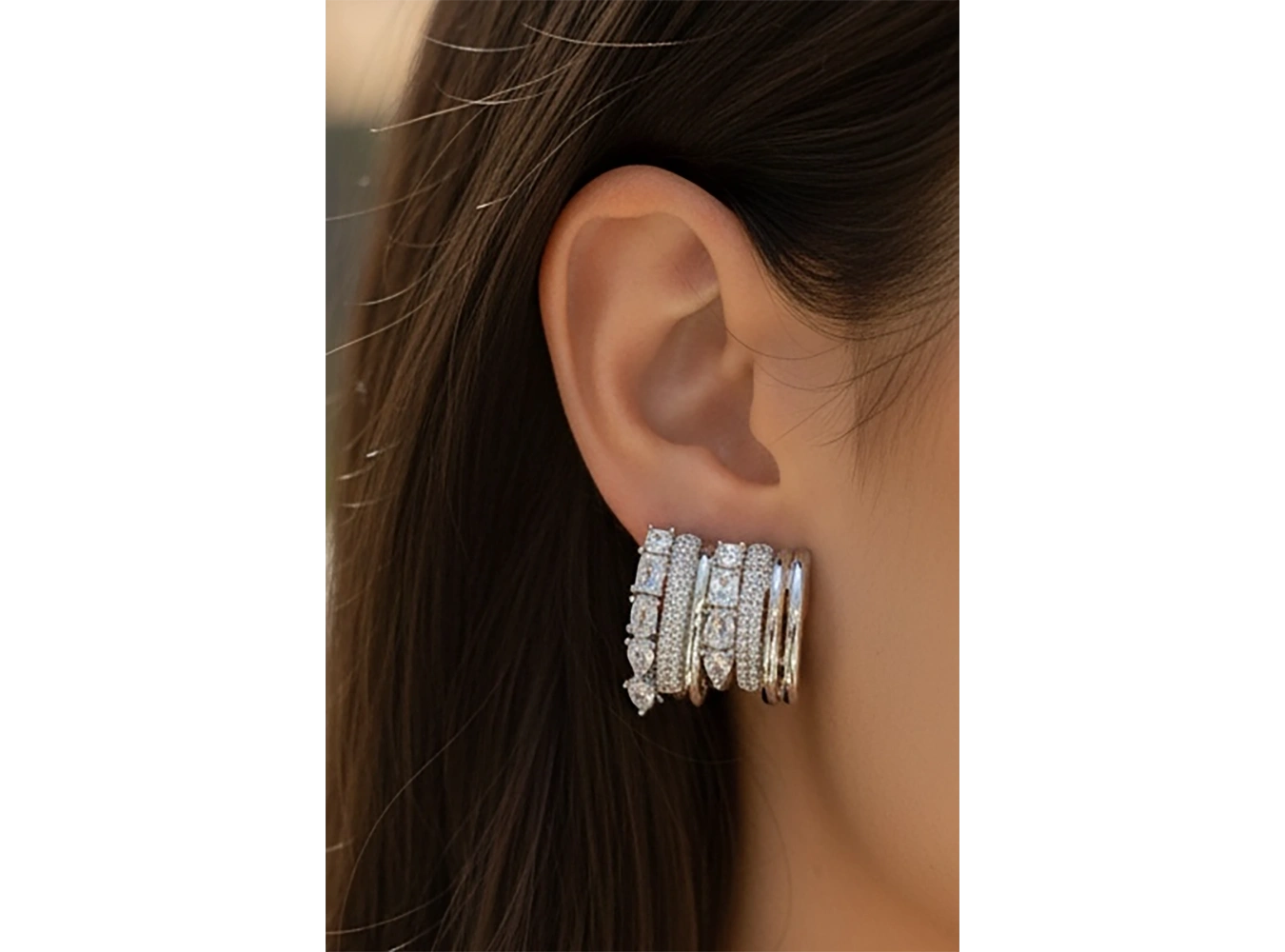 Gümüş Renk Taş Detaylı Küpe (Çift)