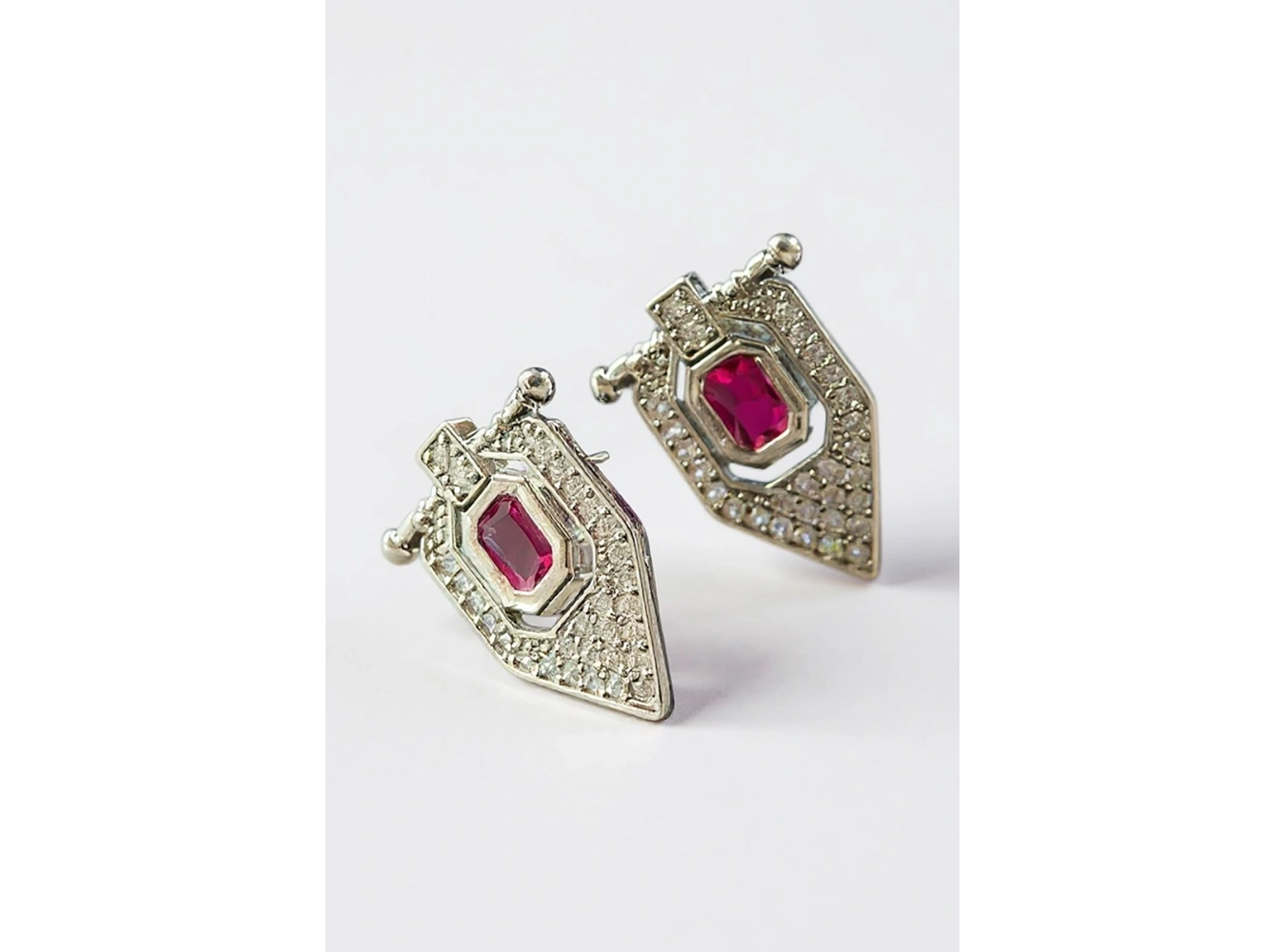 Gümüş Renk Taş Detaylı Küpe (Çift)