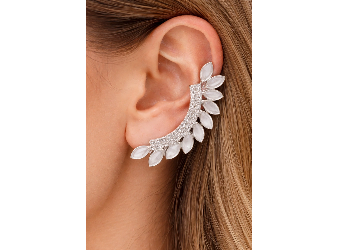 Gümüş Renk Taş Detaylı Küpe (Çift)