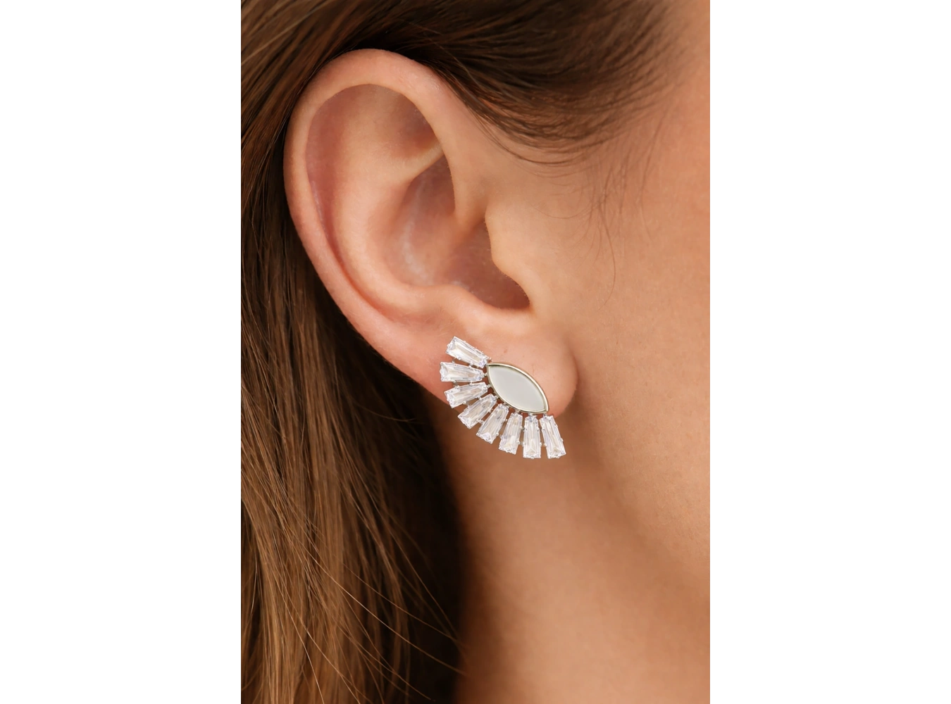 Gümüş Renk Taş Detaylı Küpe (Çift)