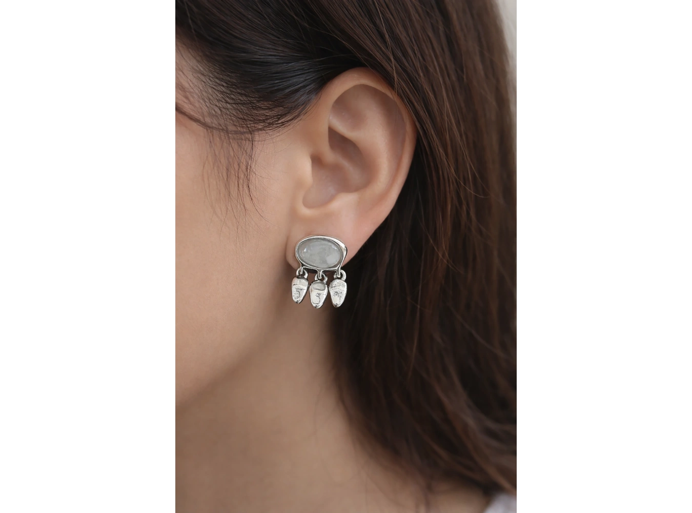 Gümüş Renk Taş Detaylı Küpe (Çift)