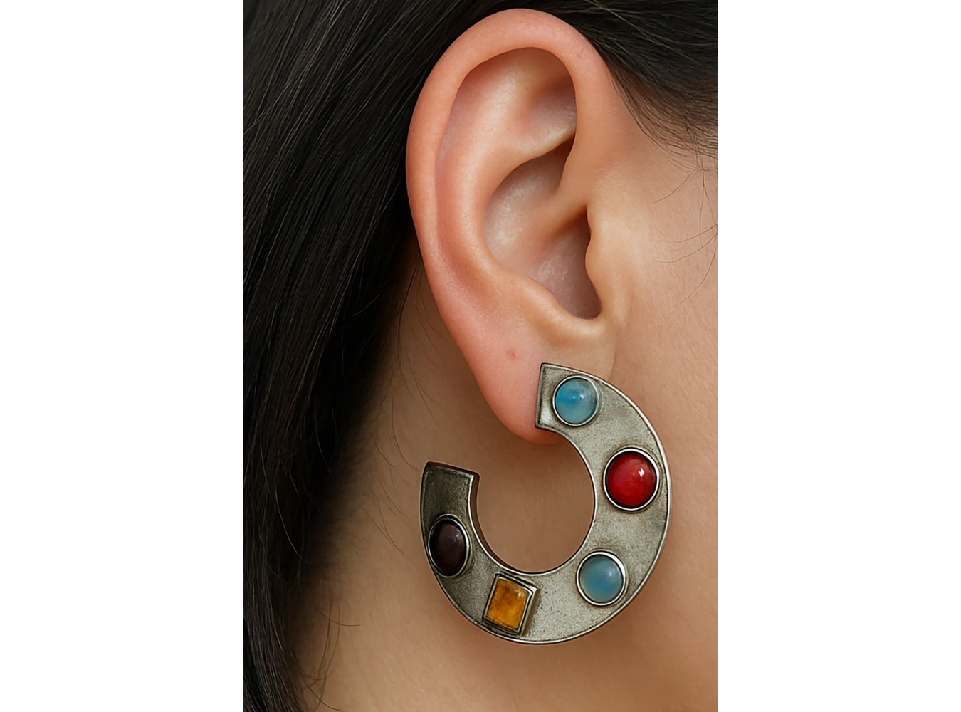 Gümüş Renk Taş Detaylı Küpe (Çift)