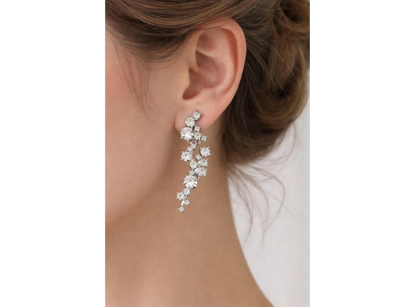 Gümüş Renk Taş Detaylı Küpe (Çift)