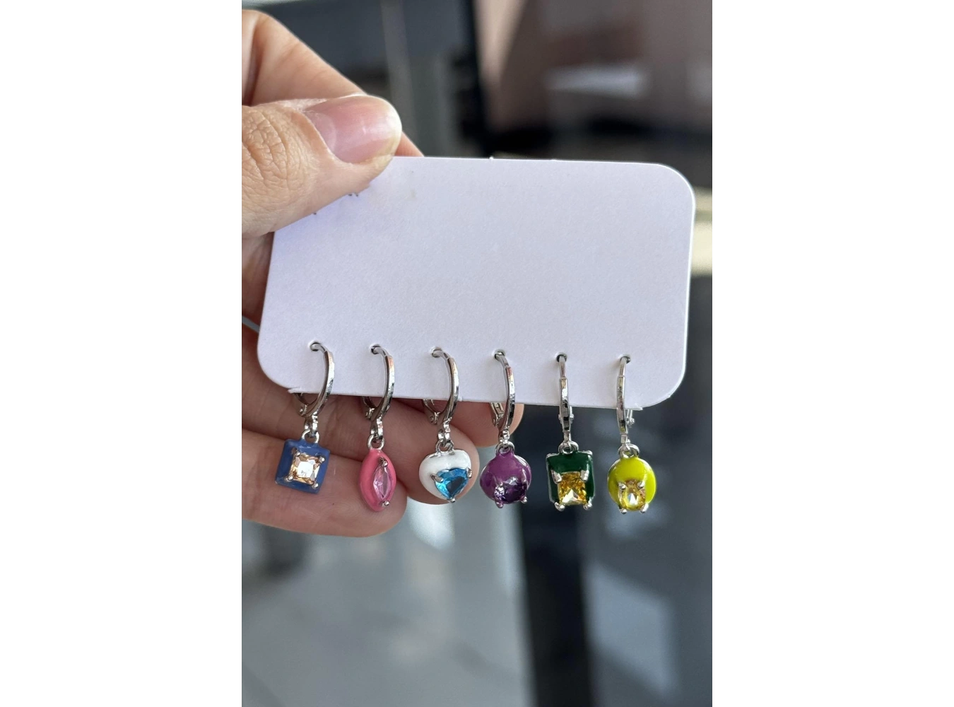 Gümüş Renk Taş Detaylı Küpe Set